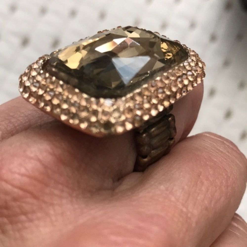 Costume ring - Picture 5 of 5